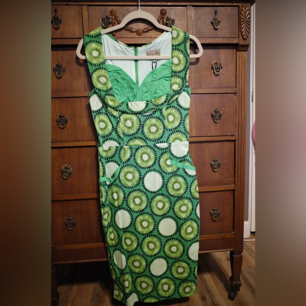NWT Lindy Bop Vanessa Ray Kiwi Dress Size Small/UK 10